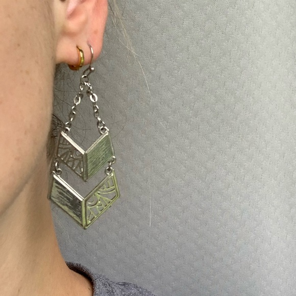 Earrings - Picture 2 of 4